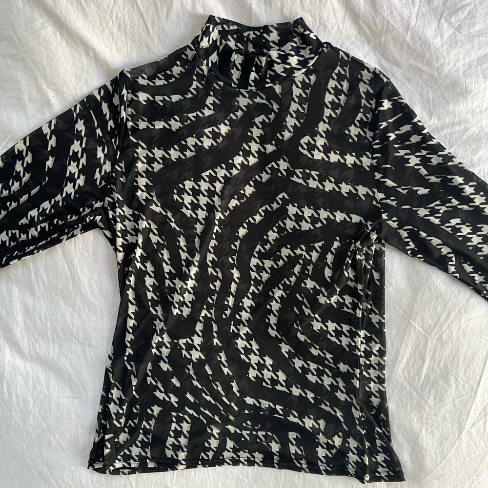Nasty Gal black and white houndstooth mesh long sleeve mock neck shirt